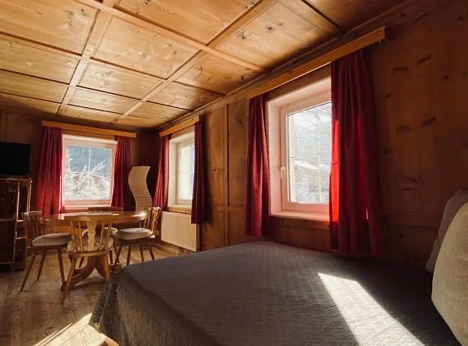 Tatil Evi Gaestehaus Hoamat'l Bach (Tyrol)