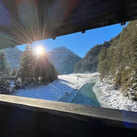 Gaestehaus Hoamat'l Bach (Tyrol)